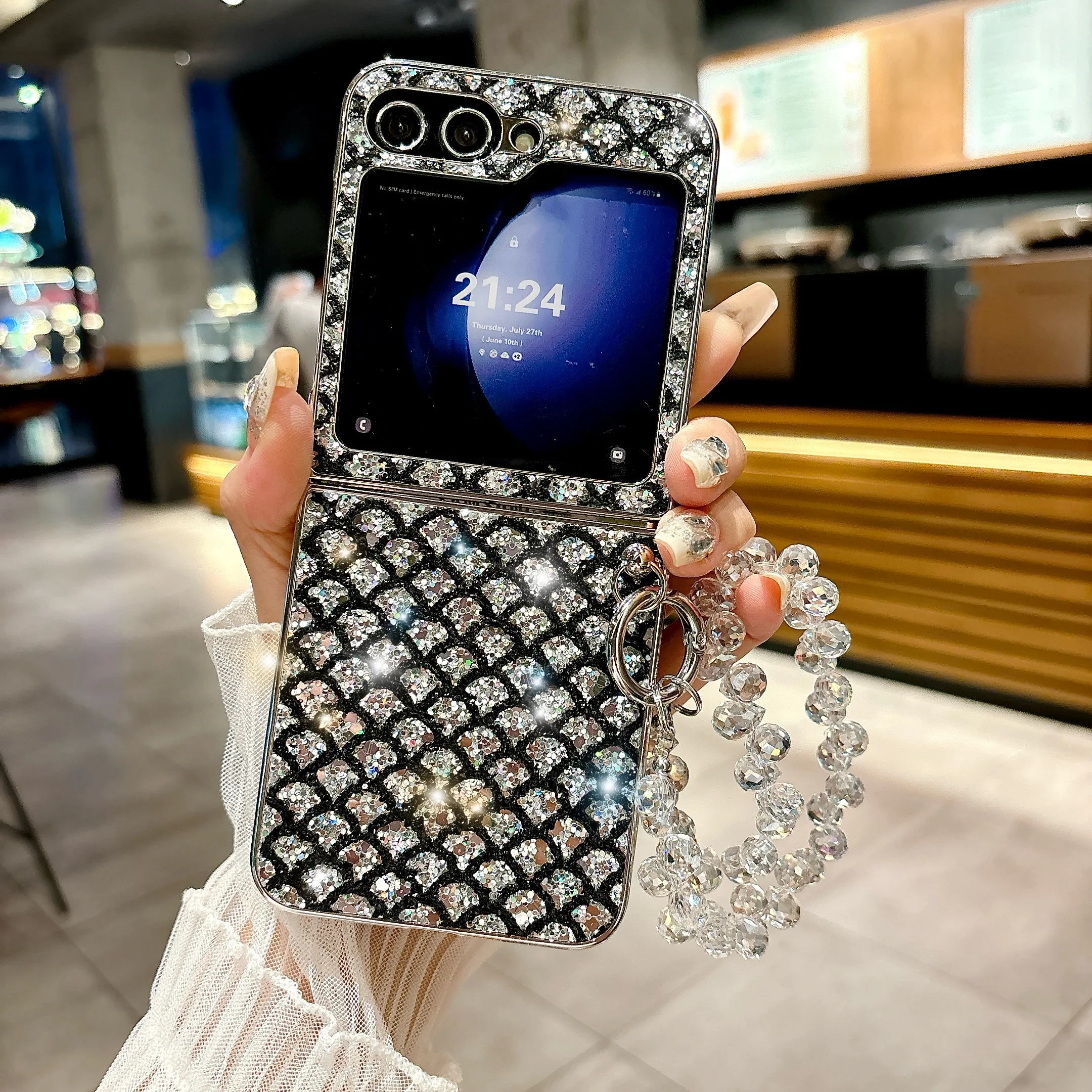 

Glitter fish-scale Pattern Case for Samsung Galaxy Z Flip3 Z Flip4 Z Flip5 Z Flip6 Bling Crystal Lucky Bracelet Cover