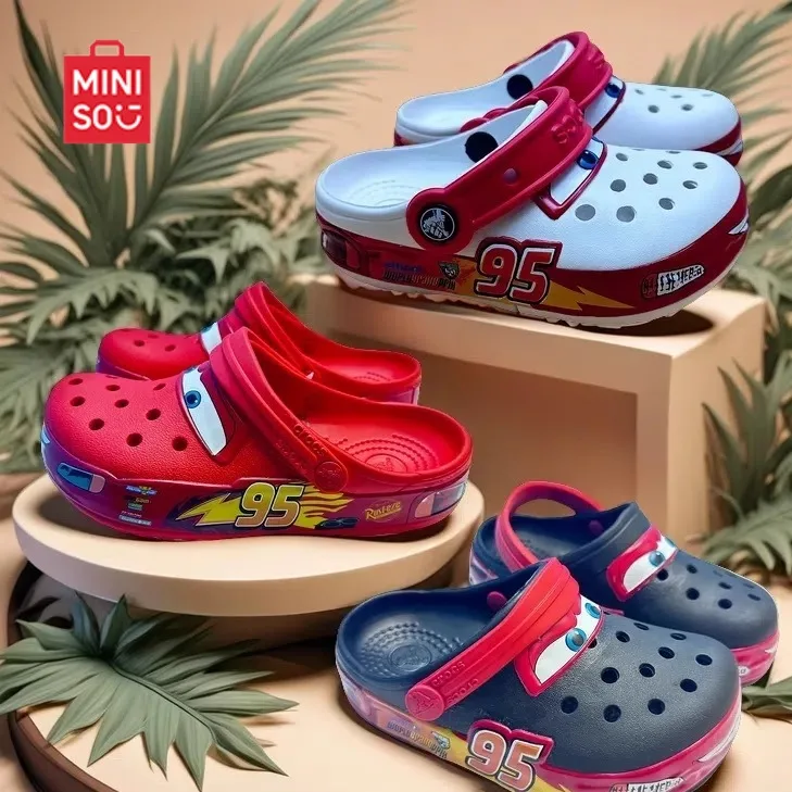 

MINISO Disney Lightning McQueen Hole Shoes Car Racing Story Cartoon Baotou Sandals Outdoor Non-slip Casual Beach Shoes
