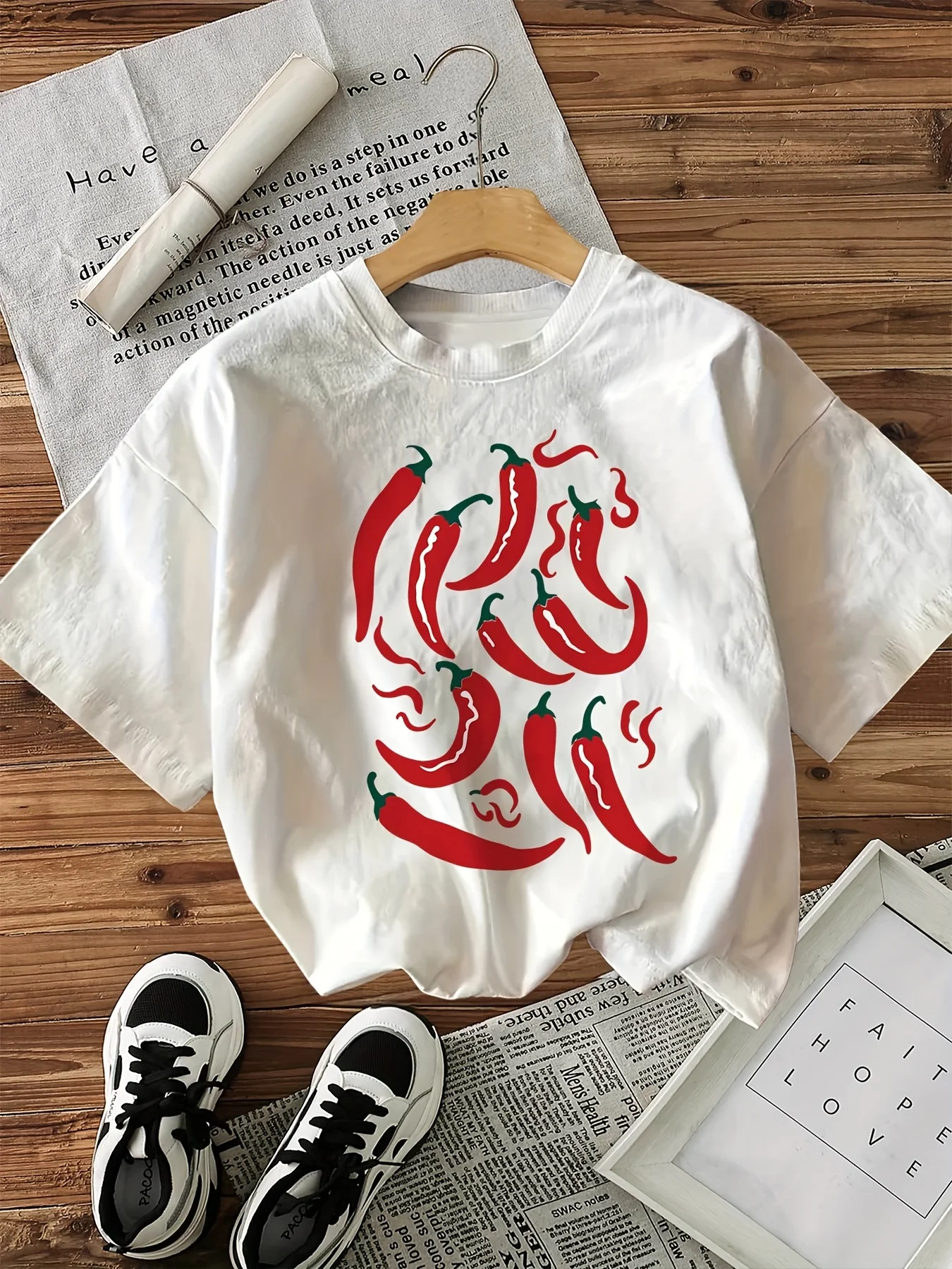 Camiseta de manga corta de estilo plano con cuello redondo y estampado de chili pepper, camisetas gráficas de moda, ropa de calle de verano para mujer Y2K