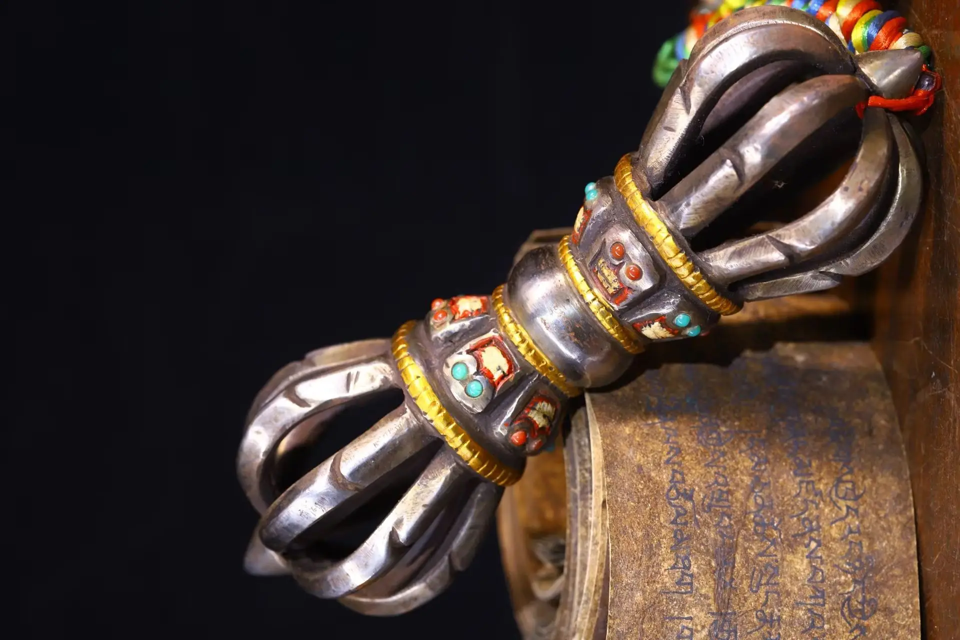 

8"Tibetan Temple Collection Old Tiantie Cinnabar Mosaic Gem Skull Head Nine Shares Vajra Phurpa Amulet Worship Hall Town house