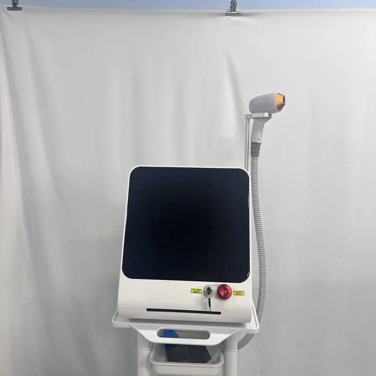 آلة إزالة الشعر بالليزر ديود آلة إزالة الشعر بالليزر الدائم غير مؤلم ثلاثي ديود 755 1064 808nm المهنية 4000 واط لصالون