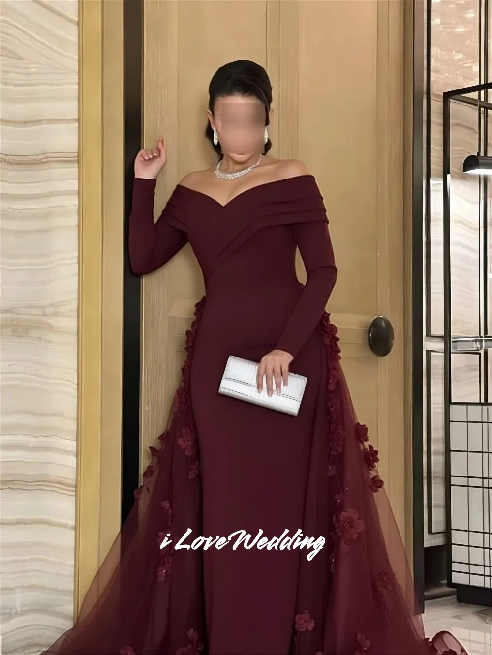 Sukienka balowa w kolorze burgundowym z dekoltem w serek, kwiatami 3D, o kroju litery A, z odkrytymi ramionami, długim rękawem, szyta na miarę, na specjalne okazje, długa do podłogi, plisowana, z możliwością personalizacji.