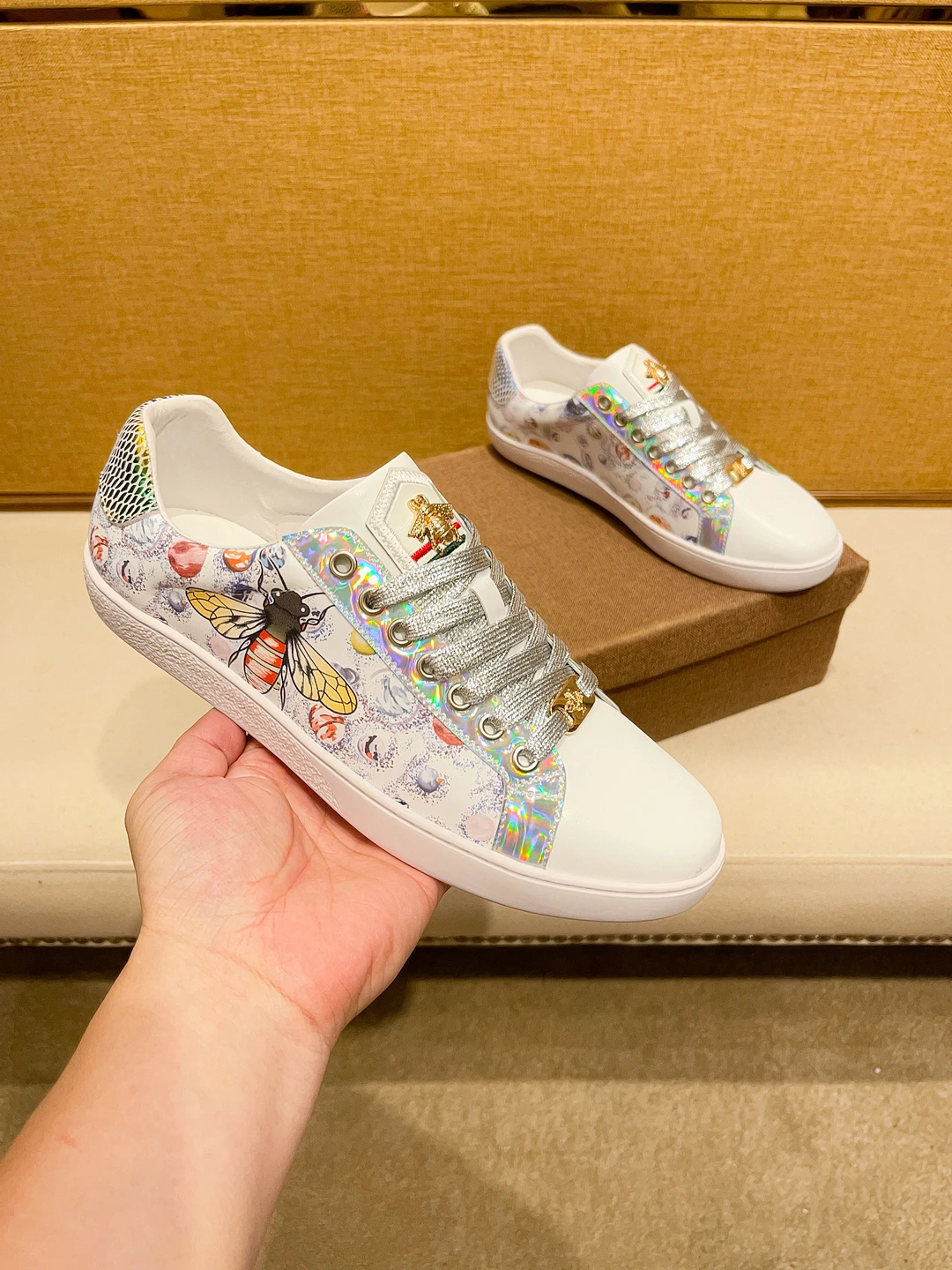 

Men's Lac-up Embroidery Sport Shoes outdoors Handmade Leather Casual Shoes Design Sneakers Man Comfortable Sports shoes
