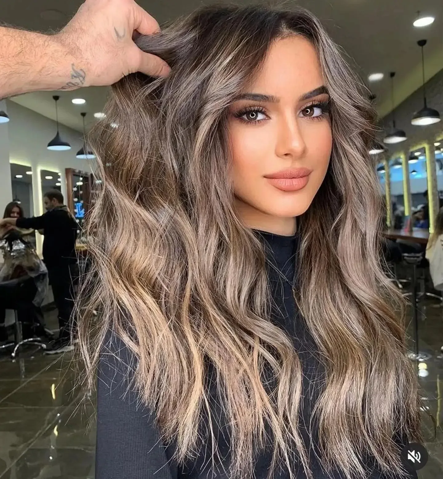 

Высококачественный синтетический парик Highlight Ombre Brown Blonde 13x4 HD Body Wave с кружевной передней частью, предварительно проработанный, без клея, по распродаже