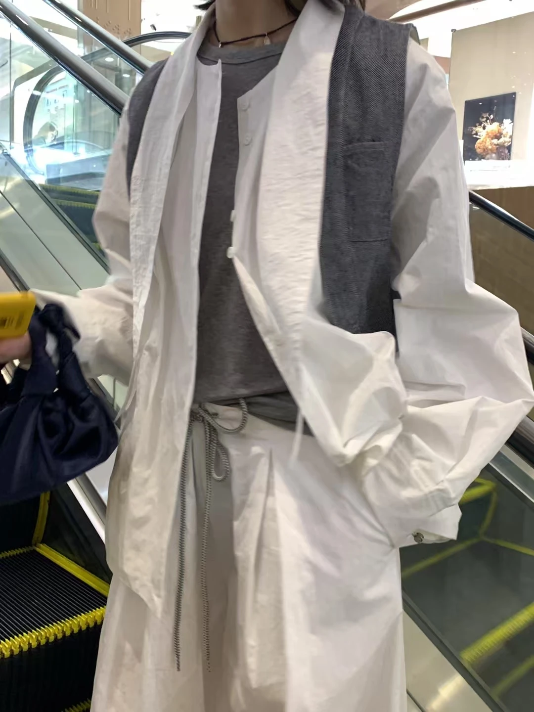 

Light Workwear Sle Sport Casual irt with Tie Design Loose Fit Button up Resin Color Fastening Long Sve Pure Color