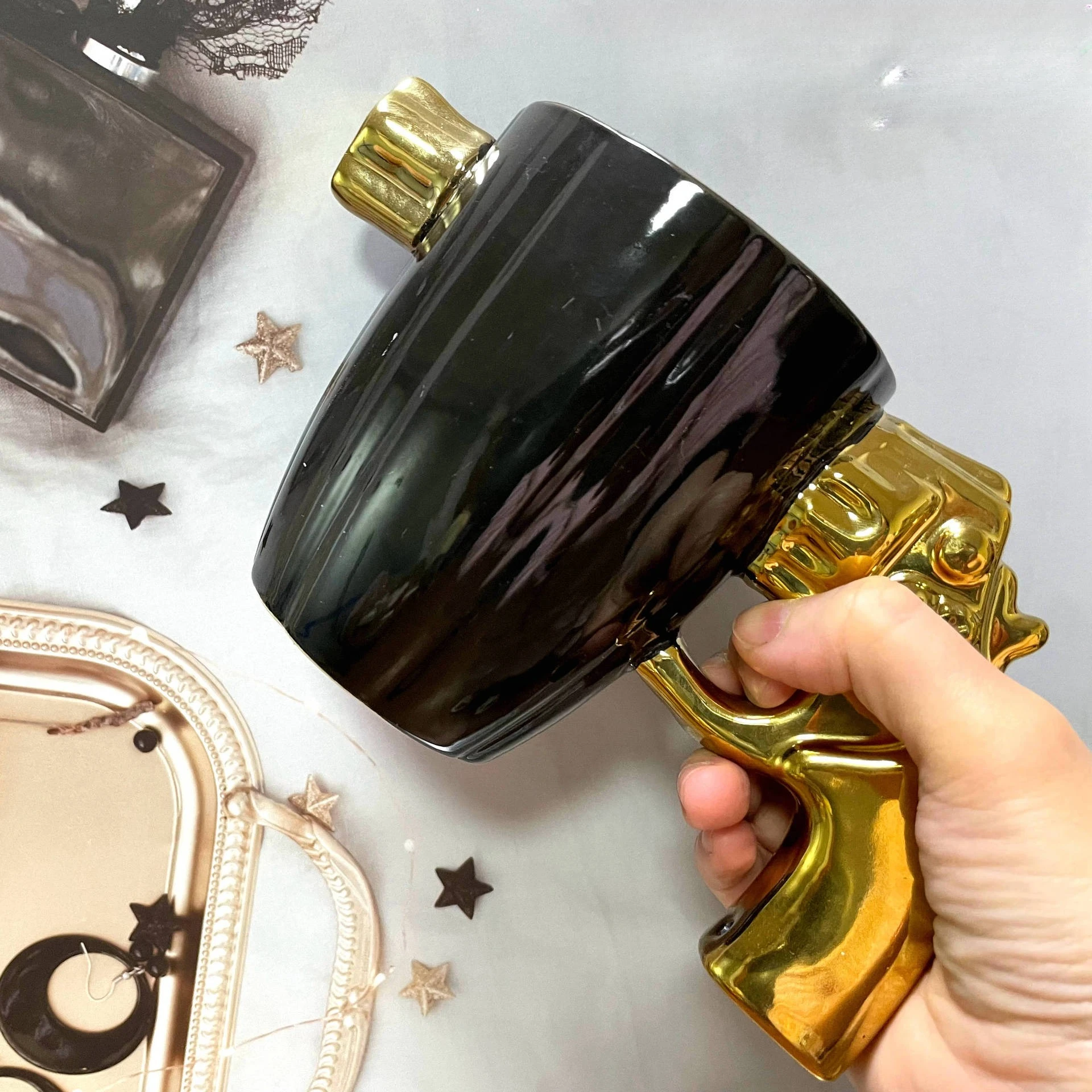 

1PC Creative Revolver Pistol Gun Handle Shape Ceramic Mug Large Capacity Personalized Coffee Water Cup Sheriff Mug Home Furnishi