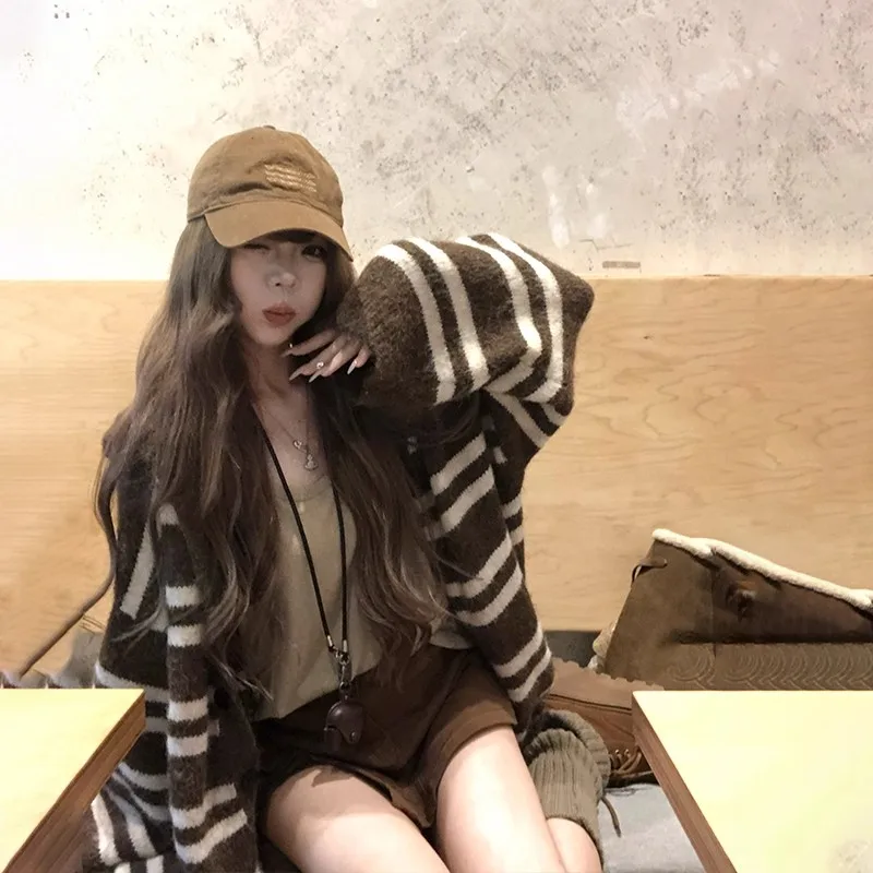 

Lazy Retro Striped Hooded Knitted Cardigan for Women in Autumn / Winter 2025, Loose Soft and Sticky Long Sweater Jacket