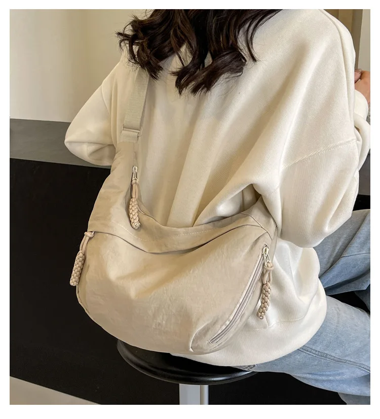 Freizeit-Umhängetasche mit großem Fassungsvermögen, vielseitig einsetzbar und Nischendesign, Nylon-Umhängetasche, Briefträgertasche für Studenten – Detail 1