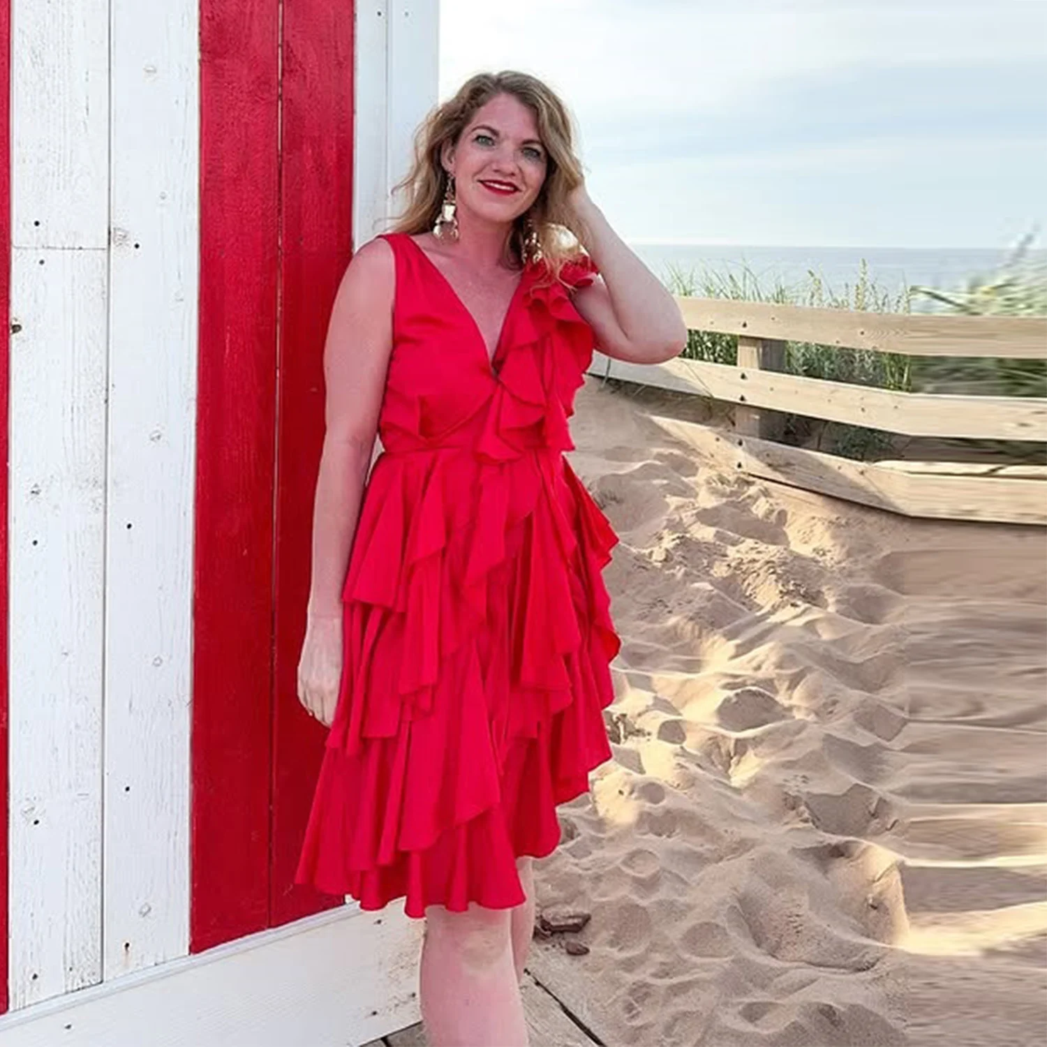 Robe de bal rouge en mousseline de soie, col en V, à volants, sans manches, longueur aux genoux, robe de soirée Cocktail pour filles