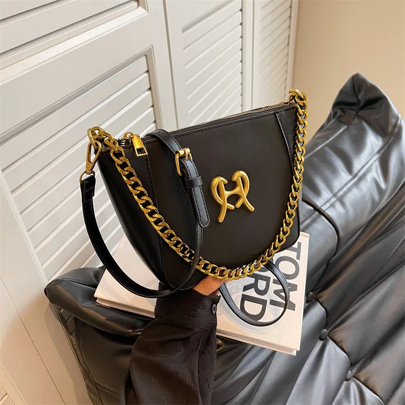 

2025 New Saddle Bag - Large Crossbody/Shoulder Purse for Women, Spacious & Stylish, Minimalist Design, Trendy Multi-Way Wear