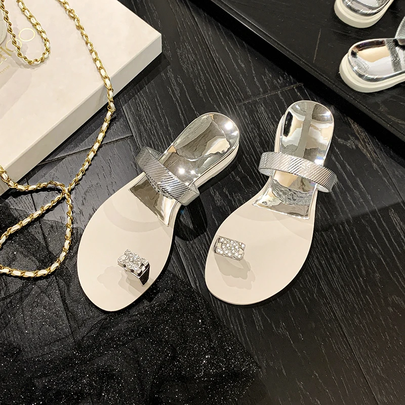 

2023 New Summer Flats Sandals Women Clip Toe Crystal Luxury Slippers Trend Ladies Shoes Beach Causal Slides Mujer Zapatos