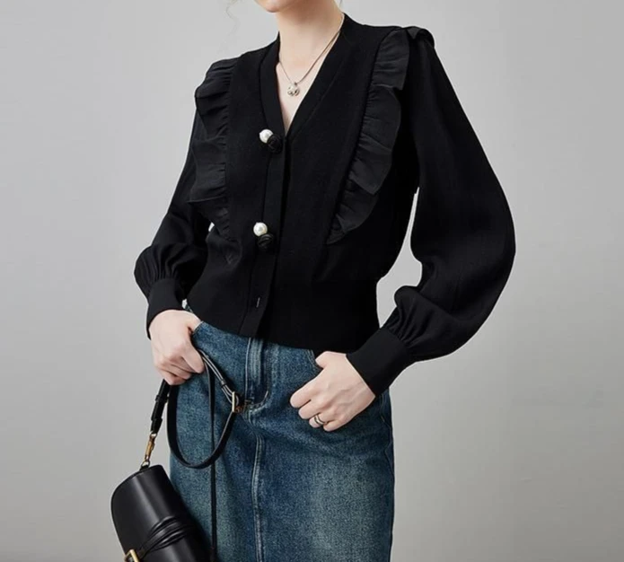 Nuovo cardigan lavorato a maglia con perline e scollo a V autunno 2025