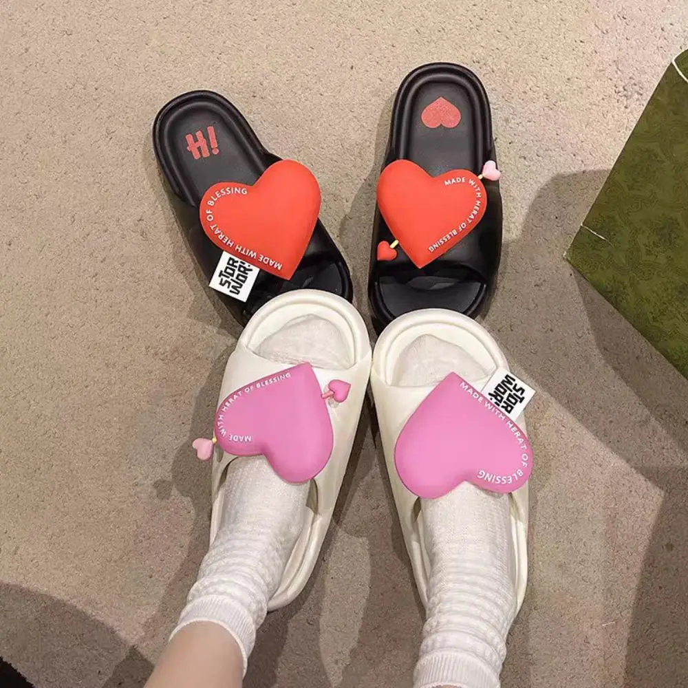 Cute Exaggerate Sweet Heart Slippers EVA Soft Platform Slippers Women Home Shoes Non-Slip Flats Slippers Indoor Outdoor