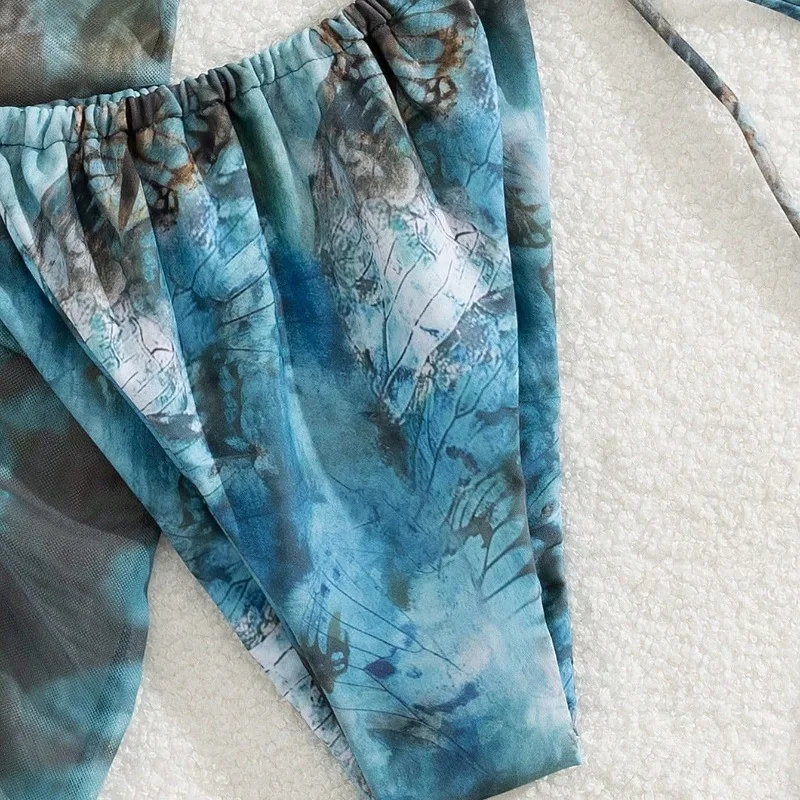 ​ ชุดบิกินี่ลายดอกไม้สไตล์เรโทรสำหรับผู้หญิงแบบใหม่ 3 ชิ้น ชุดว่ายน้ำเอวสูงผูกข้าง ชุดว่ายน้ำสำหรับวันหยุดพักผ่อนที่ชายหาด ​   บิกินี