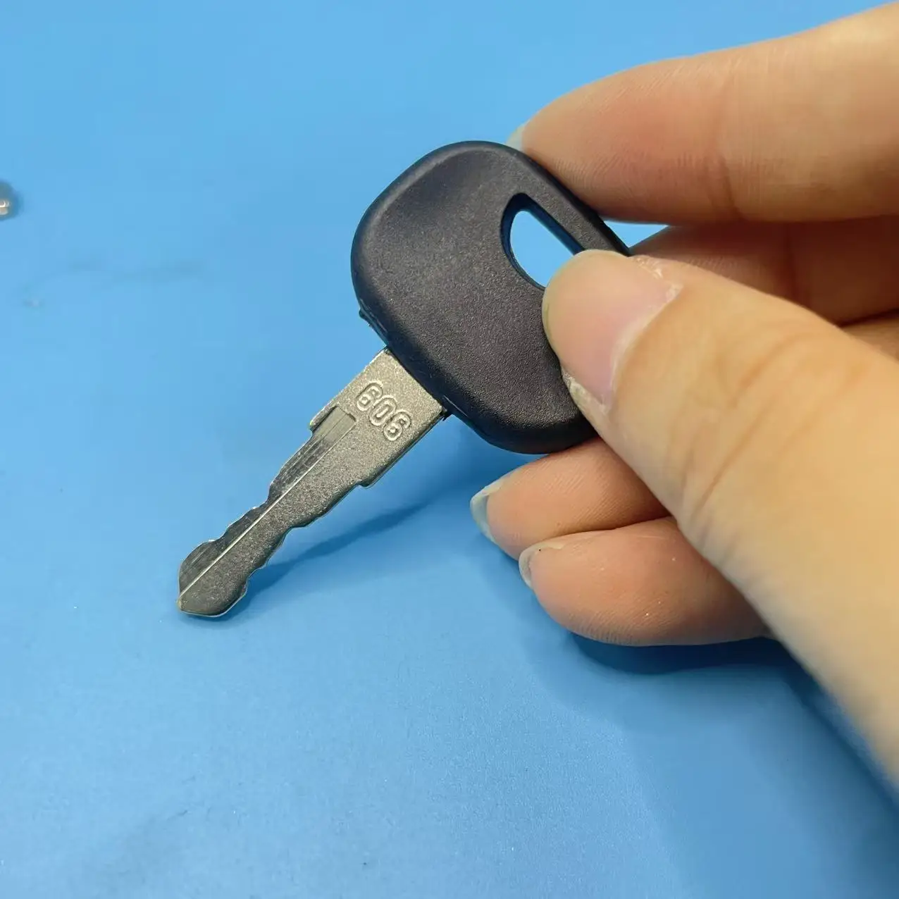 1/5/10 قطعة 606 مفاتيح للمعدات الثقيلة 606 Liebherr 606 مفتاح 10221073