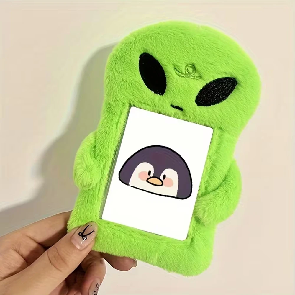 1-Piece Green Alien Plush Photo Card Holder Pendant—A Cute and Unique Display Case Designed for Collectors, Featuring a Clip-On Closure Design, Perfect for Fans and Craft Enthusiasts