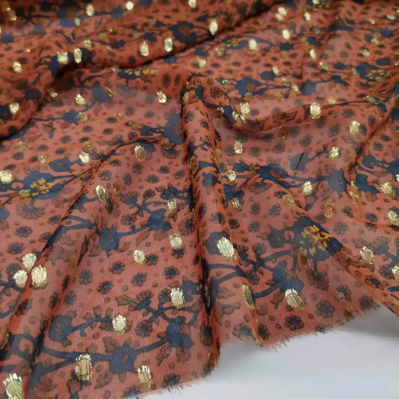En venta, nueva tela de costura de sari de baile deslumbrante de Somalia Dirac metálica étnica de seda Lurex de 10mm