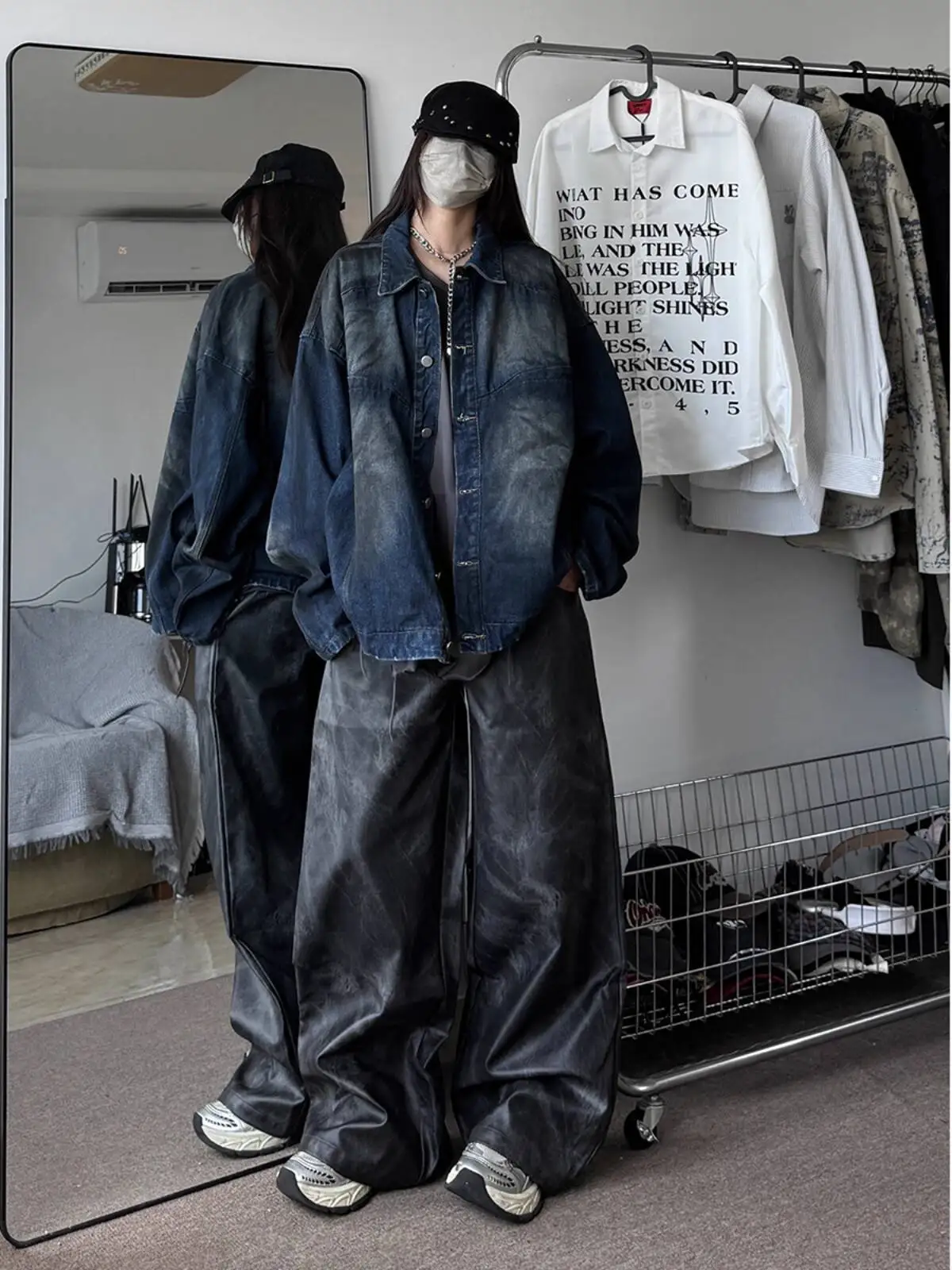 

2025 Autumn Women Denim Jacket Unisex Distressed Denim Jacket Wasteland Style Loose Shoulder Pads Trendy Cleanfit Outerwear