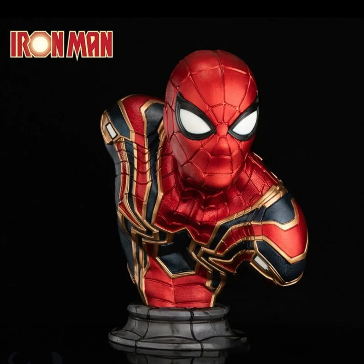 

Marvel Led Light Up Spider-Man Bust Statue Avengers Resin Collectible Desktop Display Model With Boys & Collectors