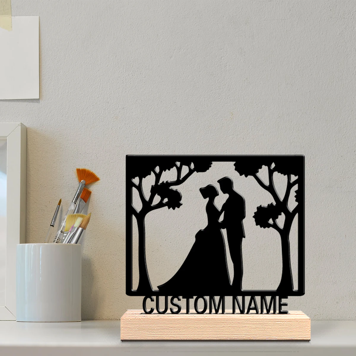 1pc New Design Personalized Custom marry Metal Statues Modern Wooden Base Decor for Office Living Room Nature-Inspired