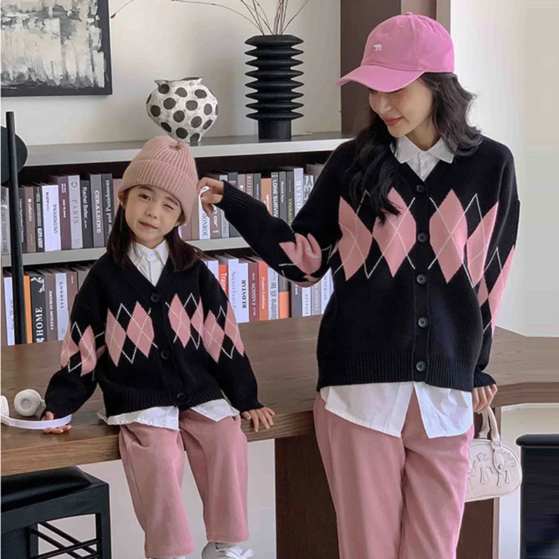 Mother and Daughter Girl Equal Clothes Sets Mommy and Me Cardigan Outfit Korean Mom Son Matching Knit Coat Vintage Women Sweater