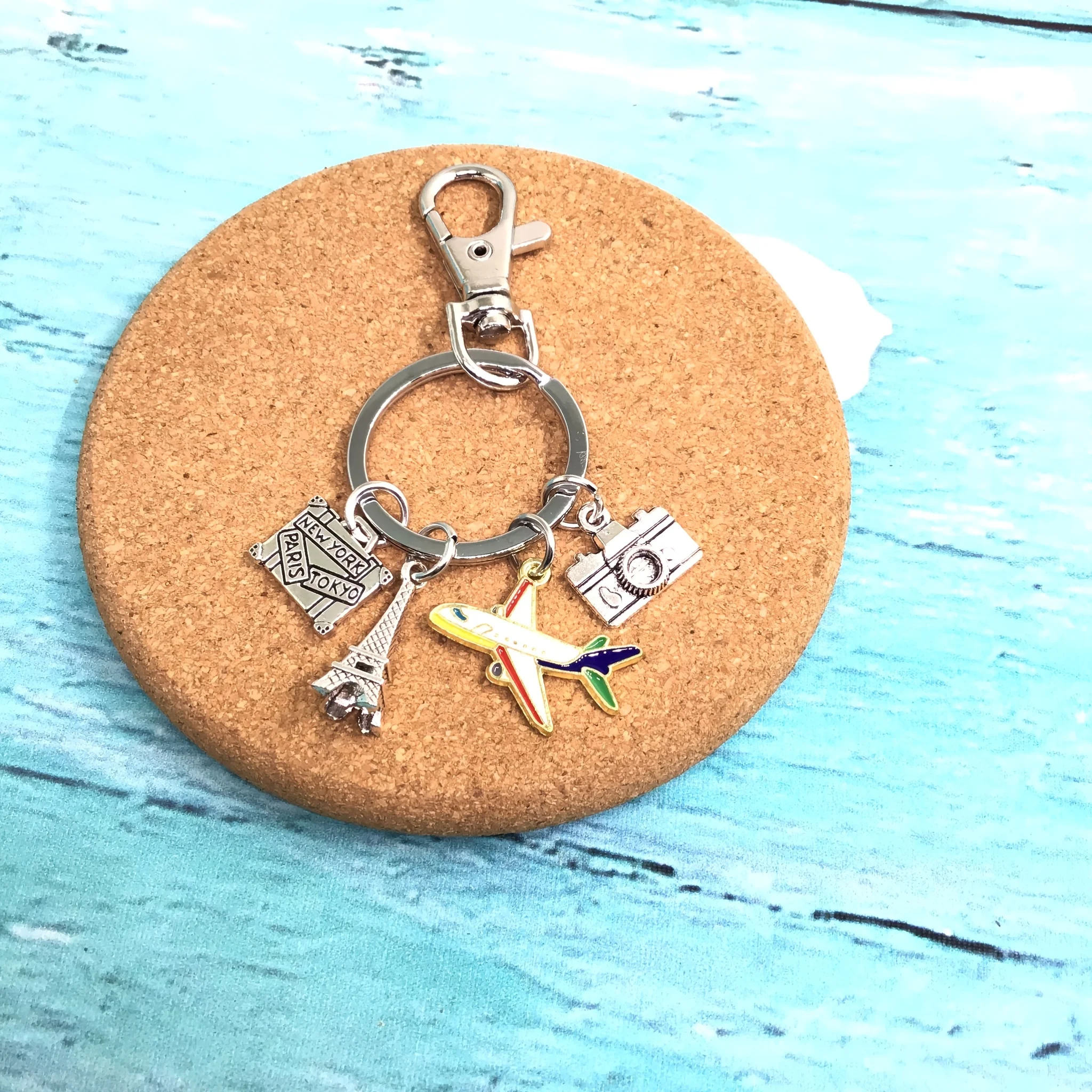 1pc Paris Travel Keychain, Eiffel Tower Airplane Suitcase Bag Charm, Paris Tokyo New York Souvenir Keychain,