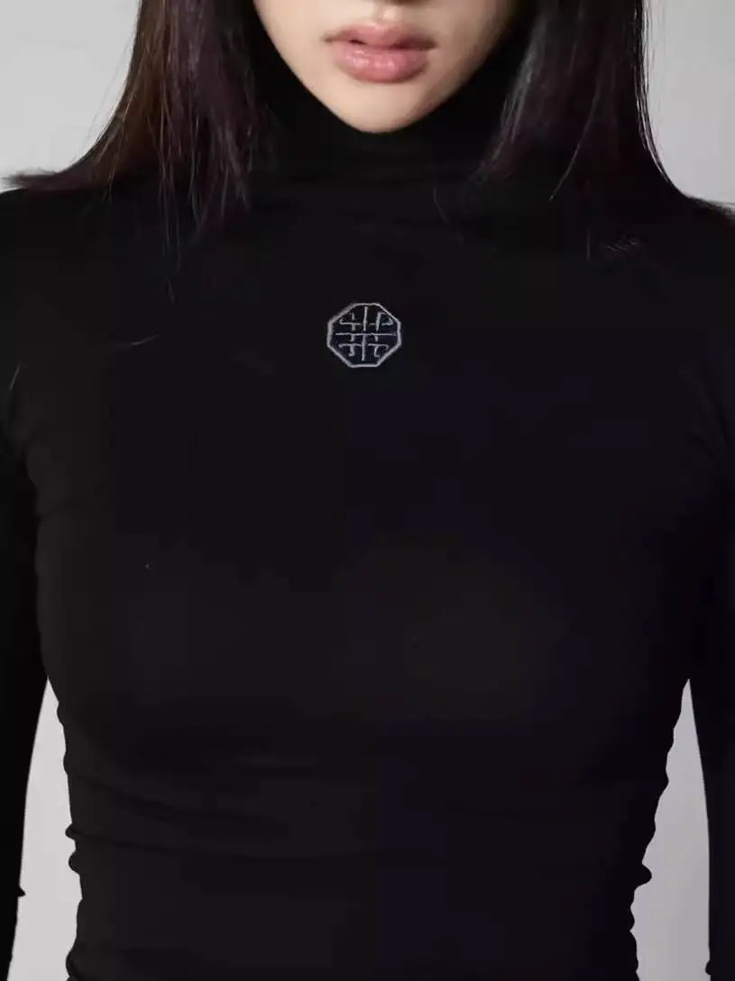 2025年新作 ハイストレッチ モダール素材 タートルネック スリムフィット ブラックデザイン セクシー 細見え 秋 長袖 レイヤードトップス