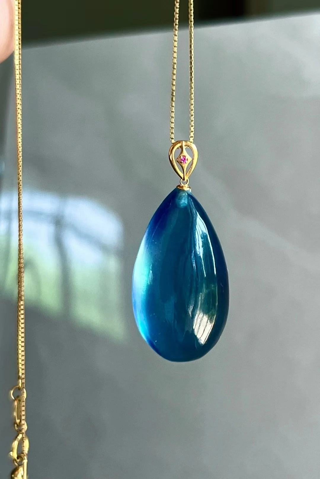 Natural Blue Aquamarine Quartz Raddish Pendant Oval Carved 29.4*14.8*12.8m  Jewelry 18K gold Blue Aquamarine Oval Necklace AAAAA