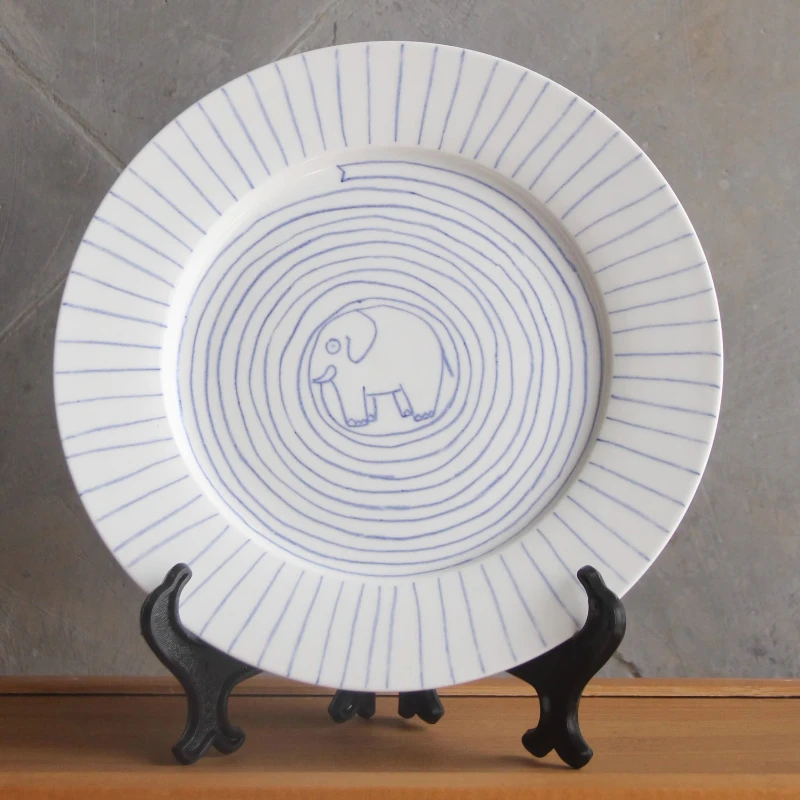 Hand drawn ceramic elephant plate Nordic minimalist style ceramic fruit dish dinner plate home decoration ornament creative gift