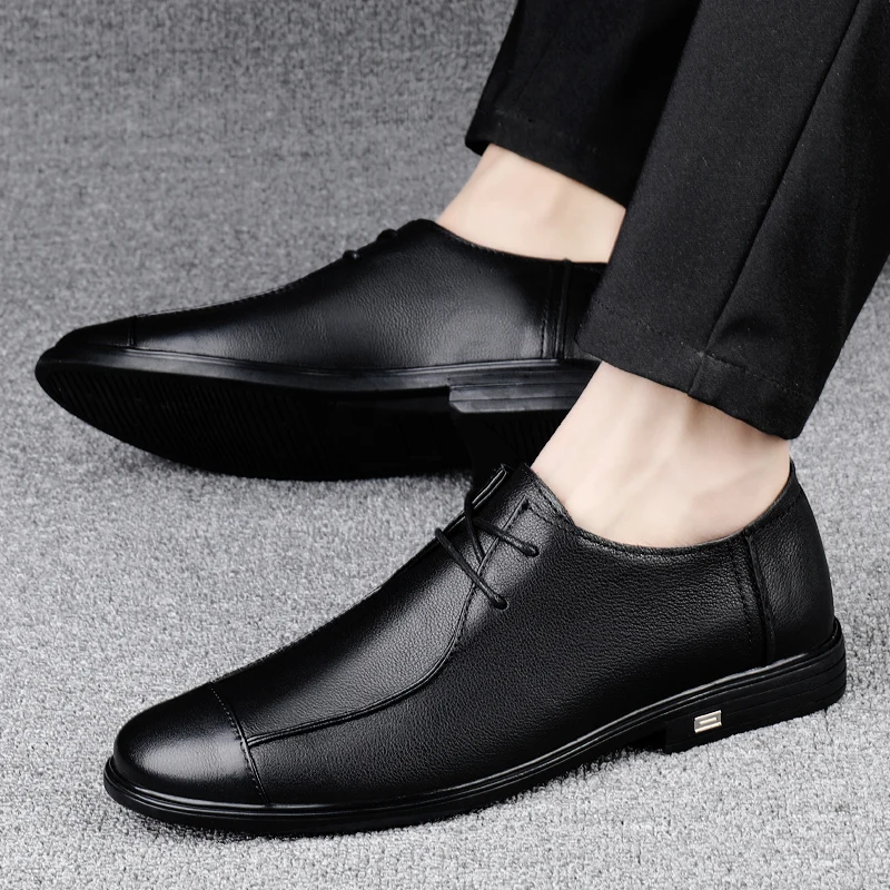 Zapatos de cuero Real de marca de lujo para hombre, mocasines versátiles cómodos, tendencias de moda, oficina, boda, fiesta, Negocios, nuevo