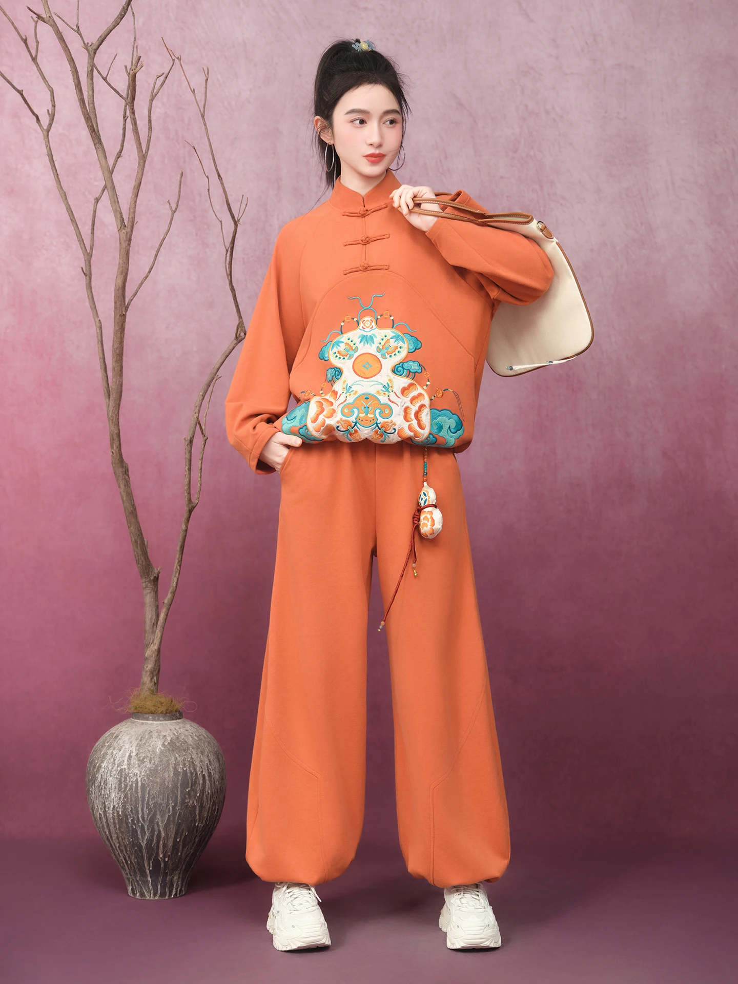

Original Su Luo Embroidered Stand Collar Sweatirt And Loose Casual Pants Set Faionable Chinese Trend Spring Cotton Suit