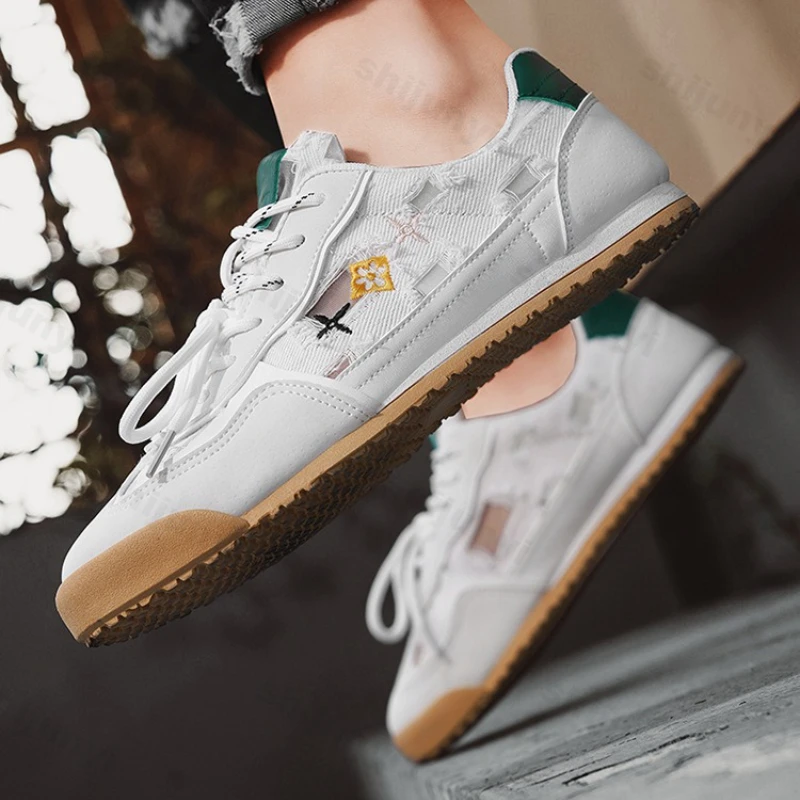 

Men's Casual Flats 2025 Autumn New Cross Tied Fashion Vintage Sneakers Lightweight Comfortable Outdoor Non Slip Running Shoes