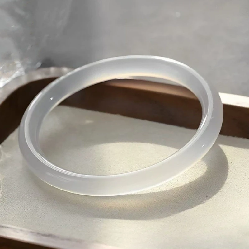 

New 2026 White Ice Agate Bracelet round Bangles Girls Style Chime Bracelet Lychee Frost Moonlight Hand Jewelry Craft Gift
