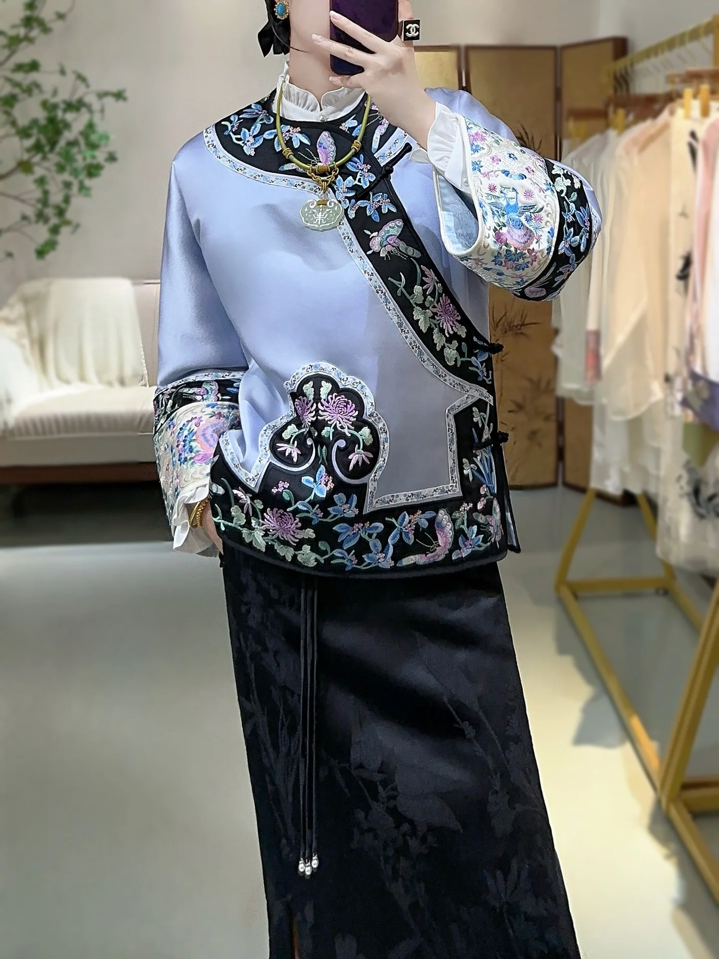 High-end Winter Women Warm Jacket Embroidery Butterflies in Love with Flowers Elegant Lady Luxurious Acetate Coat Female S-XXL