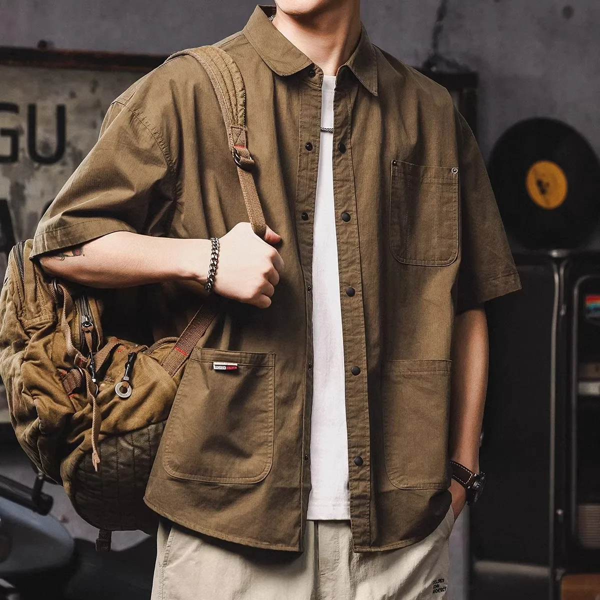 

Loose Fit Men's Short Sleeve Casual Shirt Trendy Style Summer Lightweight Polyester Workwear T-Shirt Large Size New Arrival