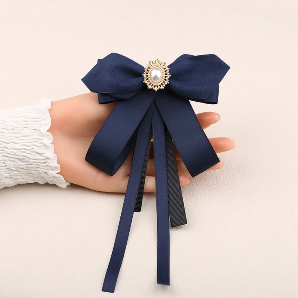 College Style Ribbon Bow Tie Brooch Crystal Solid Color Shirt Collar Pins Rhinestone Pearl Bowknot Brooches Female