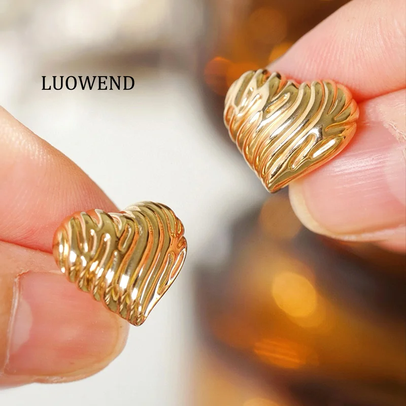 LUOWEND 100% 18K Yellow Gold Earrings Romantic Stripe Design Heart Shape Stud Earrings for Women Party Jewelry Christmas Gift