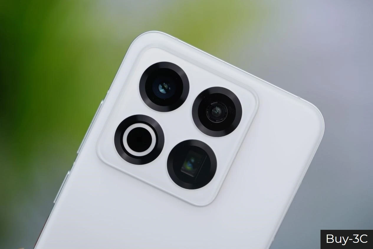 Meizu 22 Snapdragon 8s Gen 4 Dual SIM 6.3'1.5K 120Hz LTPO Play Store 50MP Triple Camera 50MP Front Camera Flyme 5G Smartphone