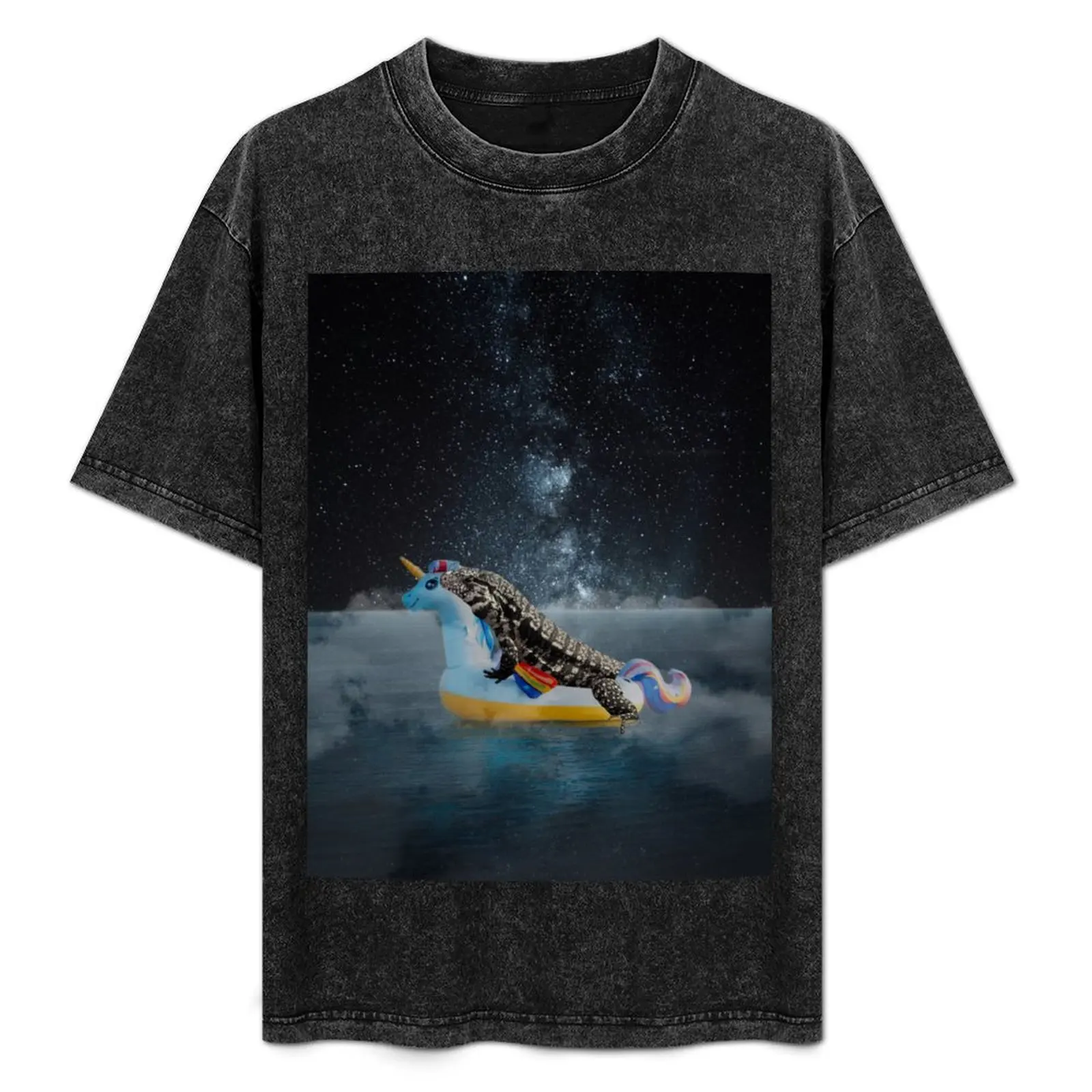 

Tegu in a sea of tranquility T-Shirt Sports Casual Short Sleeve Cotton Tee