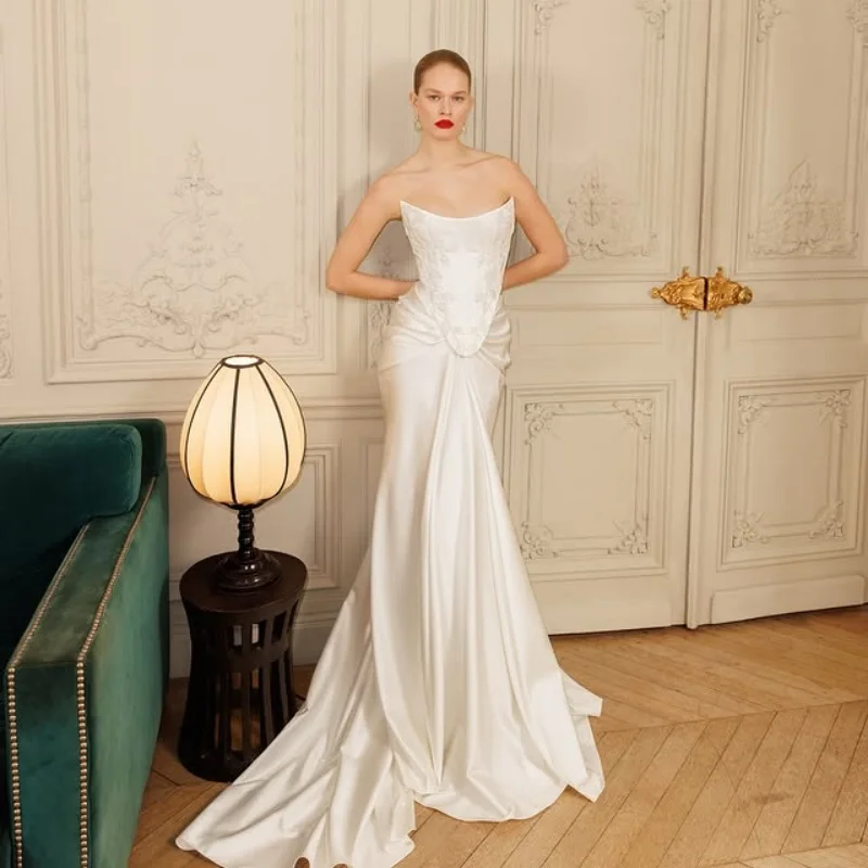 

Customized simple ivory white Spaghetti Straps Lace Glitter Appliques Wedding Dresses fish tail satin Bridal Gowns Made Dress