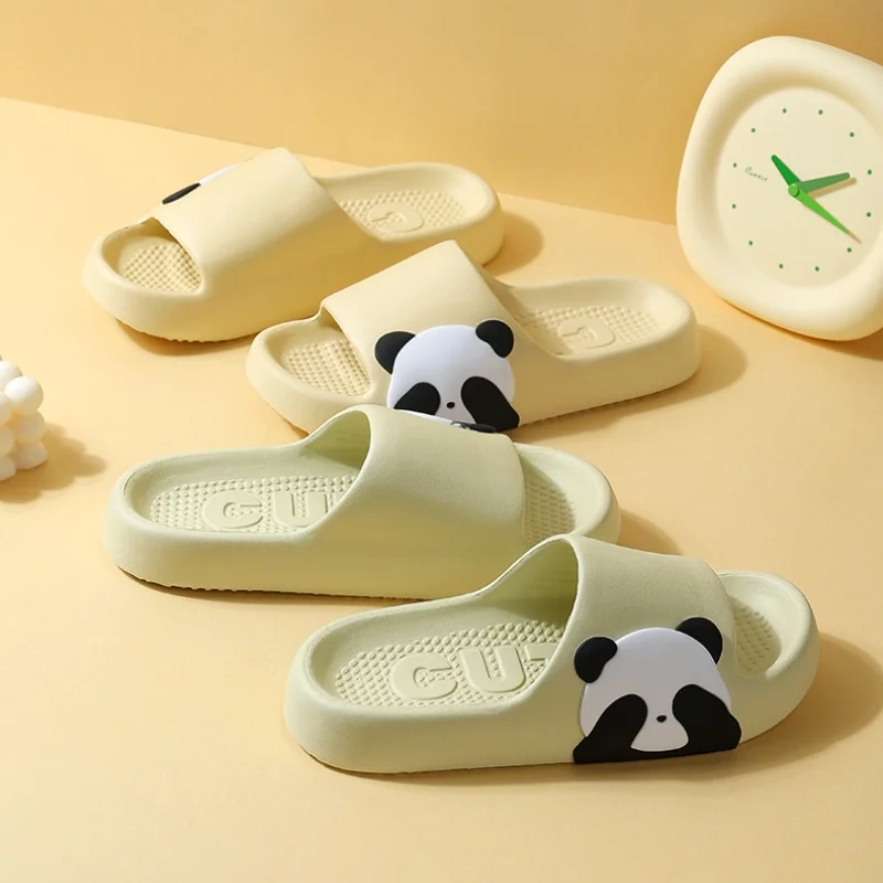 Sandal kamar mandi Platform wanita, Kasut panggung cetakan Panda unik Kreatif anti slip desain populer kasual pasangan