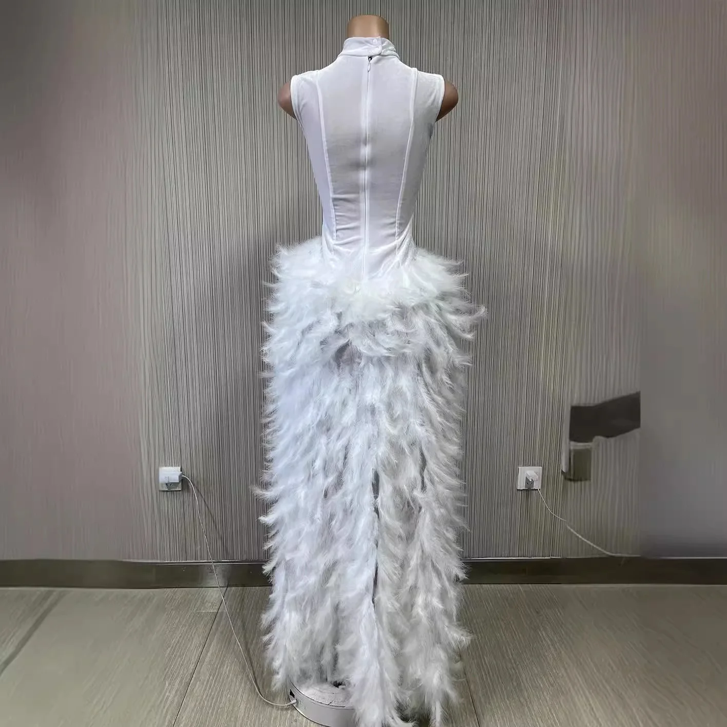 Vestido De noche luminoso con cola De plumas blancas Para Mujer, bata De cristal brillante, vestido De novia, Vestidos De Mujer Elegantes Para Fiesta 2025