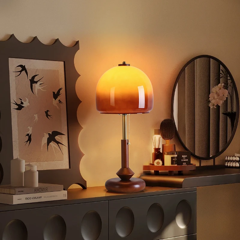 

Винтажная декоративная настольная лампа из стекла цвета ореха, американская прикроватная лампа для спальни, высококачественная креативная лампа