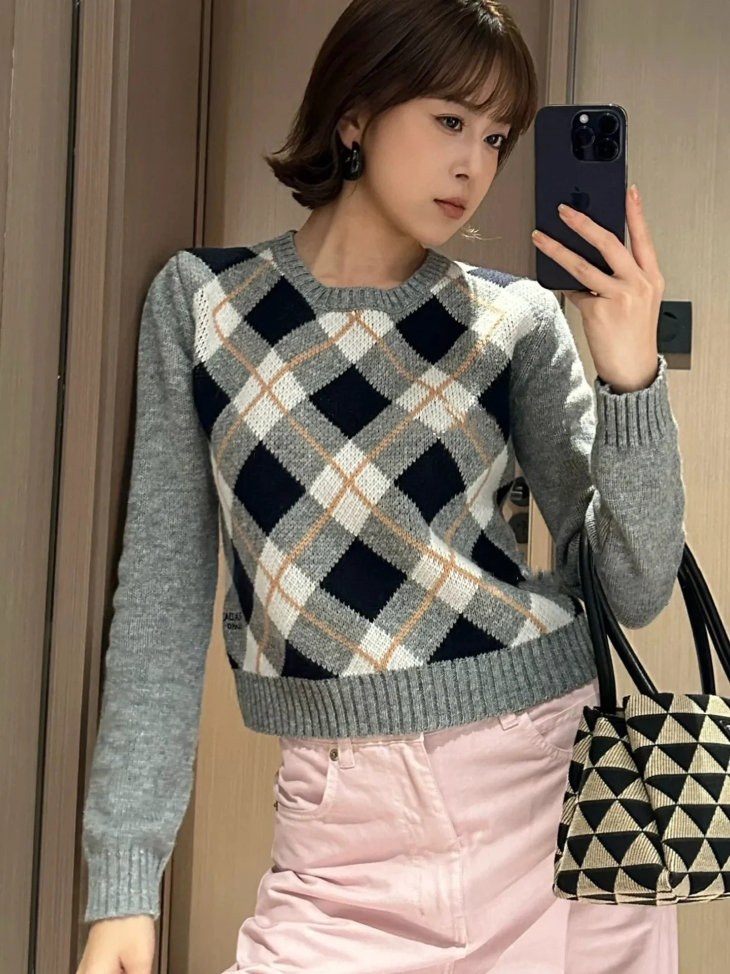 

Осень 2023, новинка Sle ort, женский вязаный свитер, пальто с вышивкой ромбовидного цвета Blo i College, ретро, модное тепло