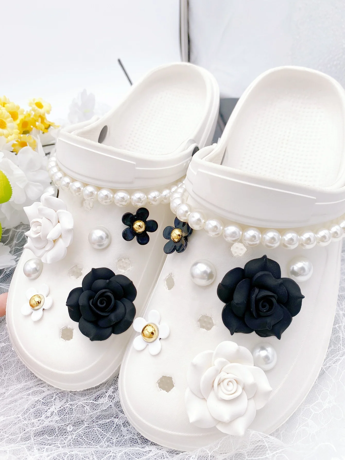 16pcs Trendy ABS White Flower Pearl Chain DIY Shoe Charms - Detachable Decorative Buckles for Clogs & Sandals, Perfect All-Seaso