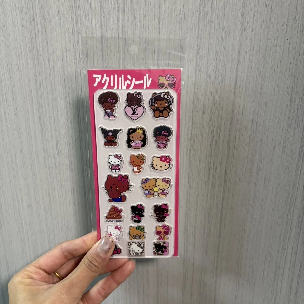 

Мультяшные 3D-наклейки Hello Kitty с черной кожей и эффектом взрыва, акриловые, для самостоятельного изготовления, декоративные наклейки на холодильник, игрушки