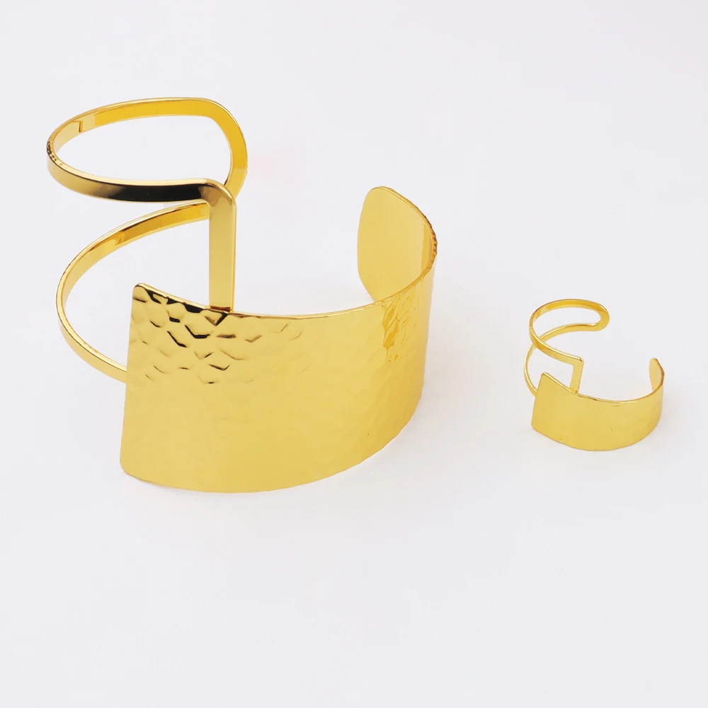 

Women Girls Adjustable Open Cuff Bracelet, Exaggerated Hip-Hop Wristband, Unique Fashionable Streetwear Jewelry Gift, Trendy Wid