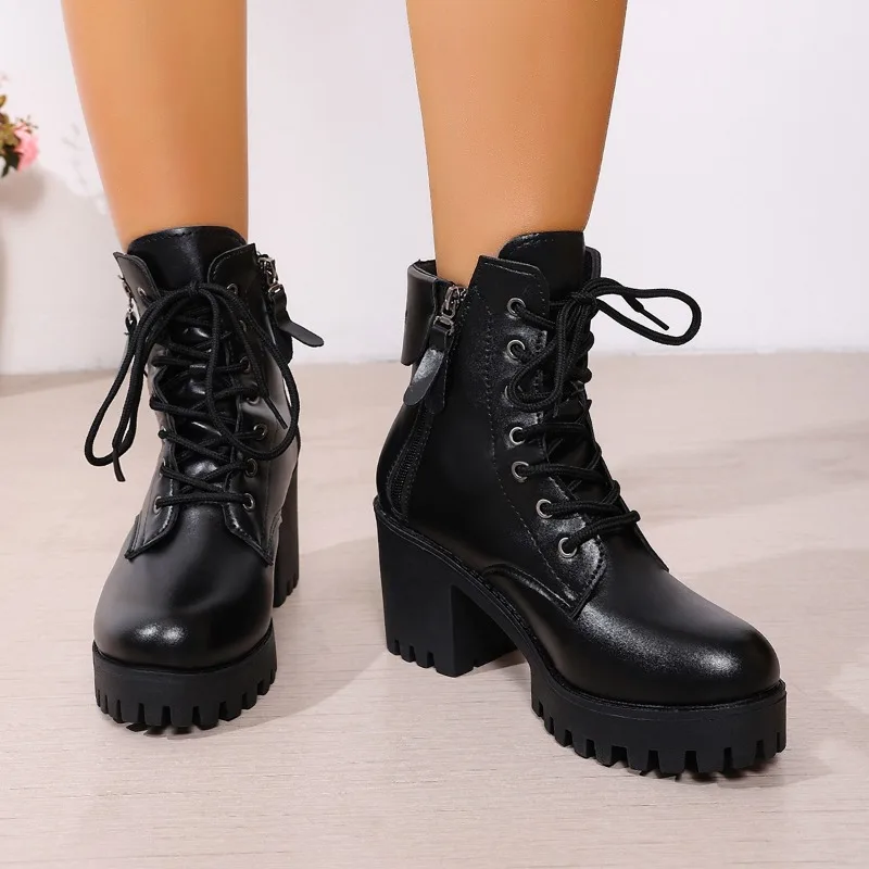 New Large-size Women's Short Boots, Casual and Warm, with Leather Surface and Thick Heels