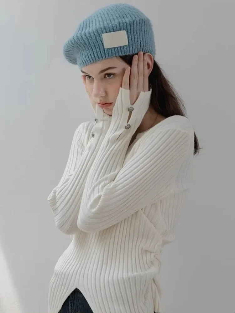 French Minimalist V-Neck Sweater For Women'S Autumn And Winter Design, With A Split Hem And A White Slim Fit Knit Sweater