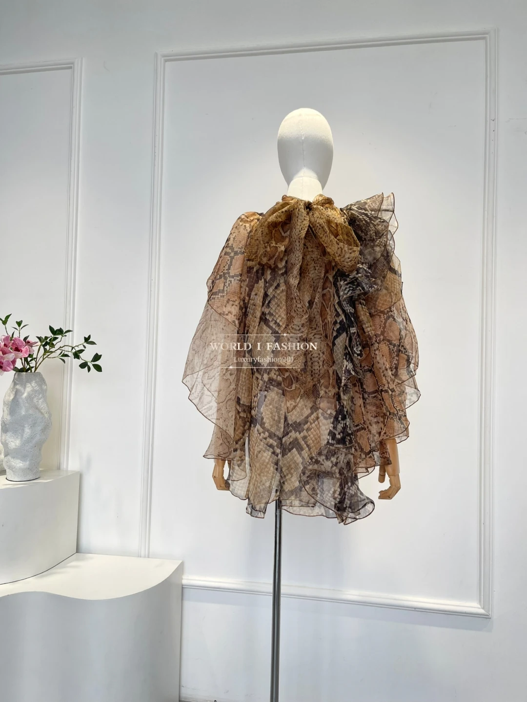 2025 المرأة الجديدة عالية الجودة الكلاسيكية بيثون نمط الحرير الخالص ربطة القوس فيونكة خمر المرأة عطلة بلوزة #2